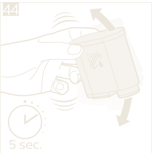 Scuoti il filtro AquaClean per circa cinque secondi.